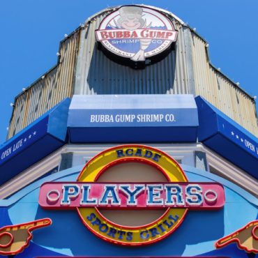 Bubba Gump Logo on Building Facade